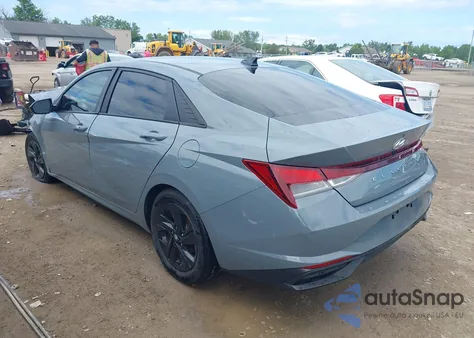 2023 Hyundai Elantra Sel z USA, uszkodzony, nr VIN KMHLM4AG2PU386911